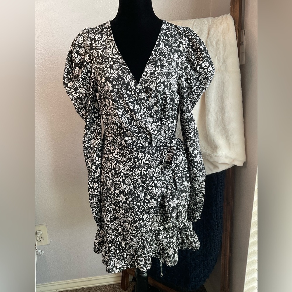 Growing Apart Floral Mini Dress size small Nasty Gal - Picture 2 of 6
